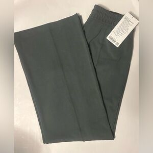 NWT Lululemon Ribbed Softstreme High-Rise Pant 32.5"